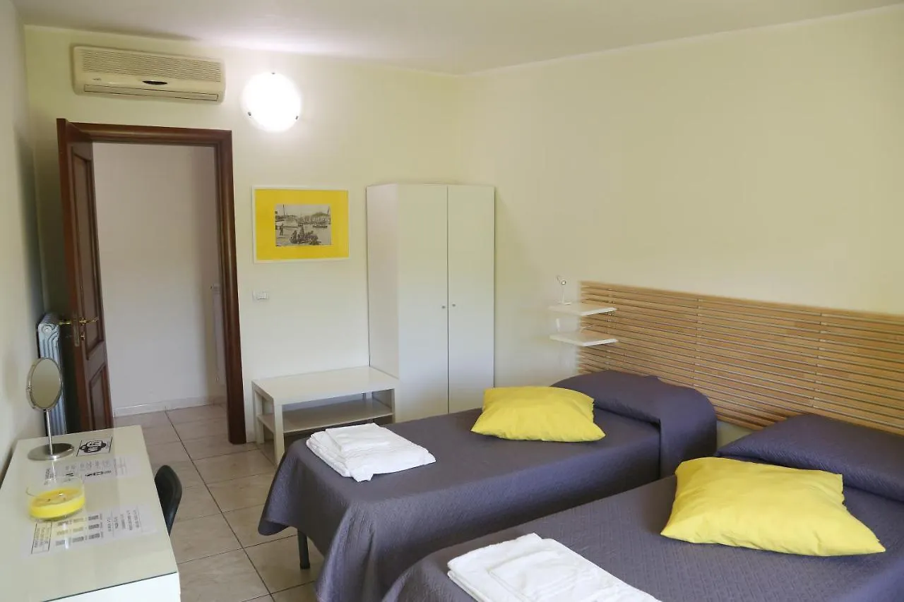 Momento Napoletano Apartment Naples 0*,